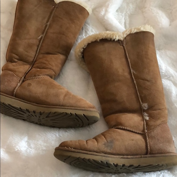 UGG: Bailey Button triple - Picture 2 of 3